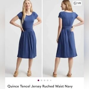 QUINCE TENCEL JERSEY RUCHED WAIST DRESS. SIZE X-SMALL. NAVY BLUE.